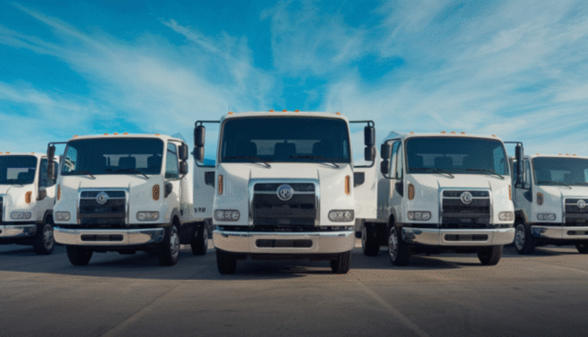 A comparison of on-site vs off-site fleet storage options highlighting their key differences.